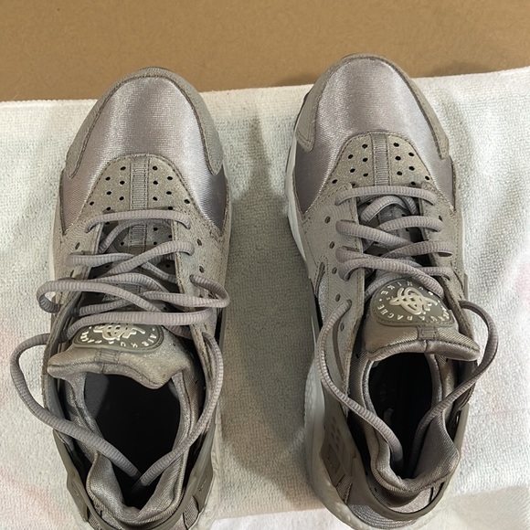 Nikes huaraches size 7.5 - Picture 4 of 6